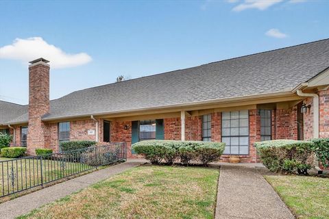 Photo of 507 Lexington Drive, Corsicana, TX 75110 (MLS # 21198929)