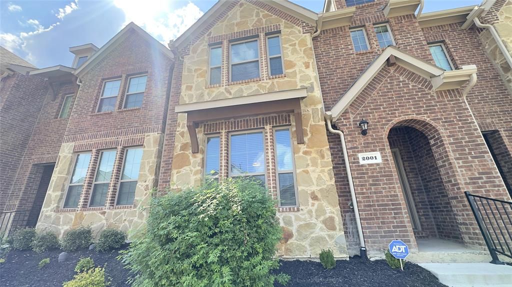 Photo of 2001 Buffalo Hill Drive, Mesquite, TX 75149 (MLS # 21061096)