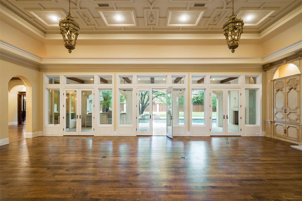 Roxbury Grove - Residential