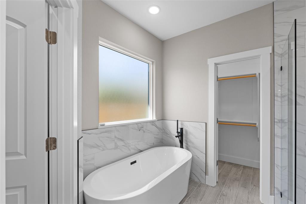 Oak Trail Shores Sec F - Residential