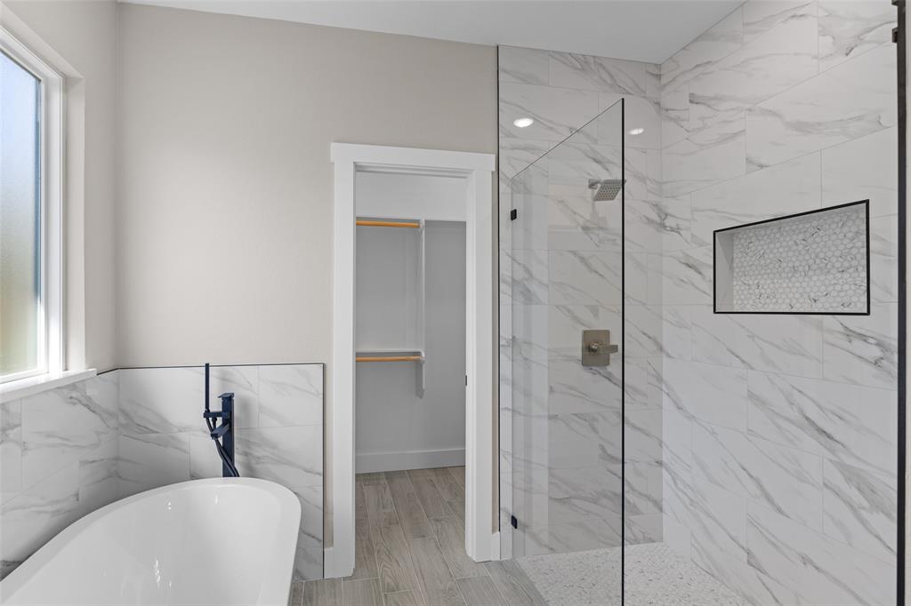 Oak Trail Shores Sec F - Residential