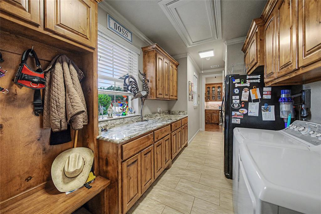 288 S Ridgeoak Court