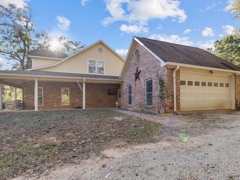 A home in Lindale