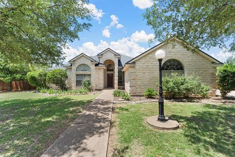 621 S Ruidoso Downs Drive Robinson TX 76706