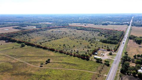 17686 N US Highway 69 Whitewright TX 75491