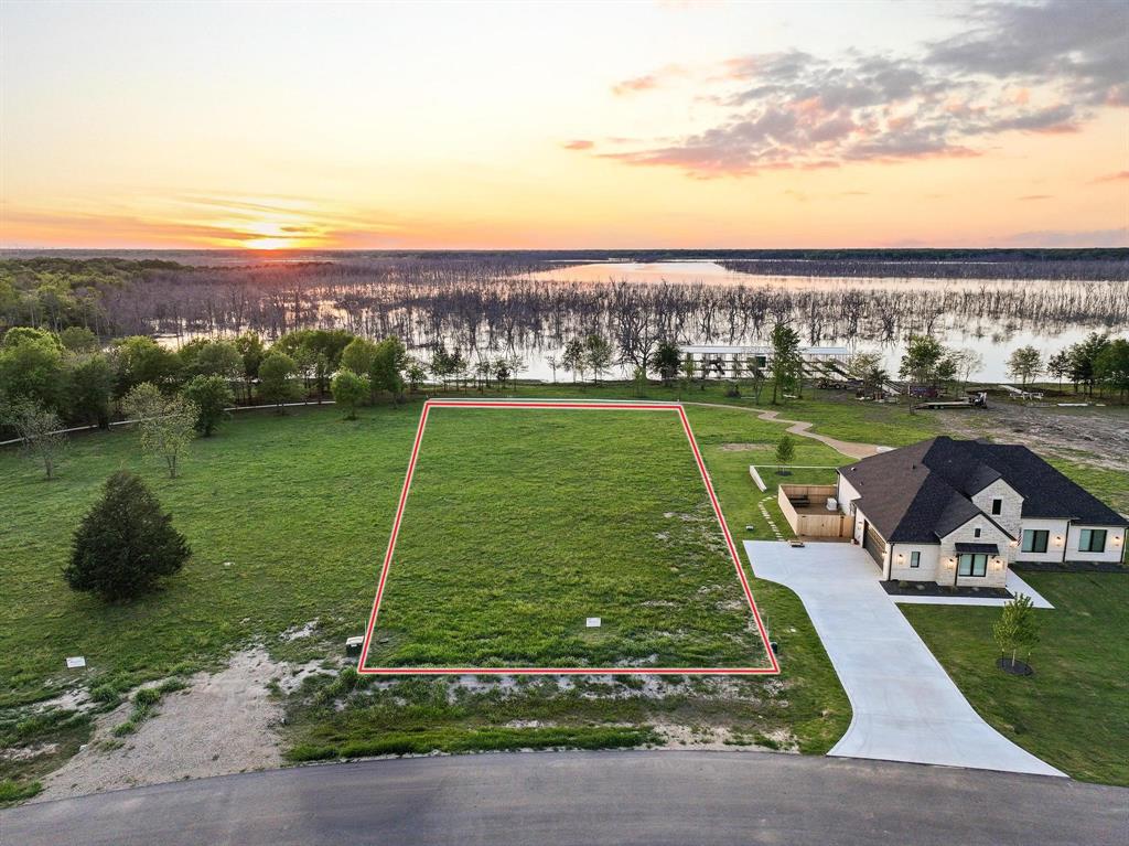 345 Shoreline Drive