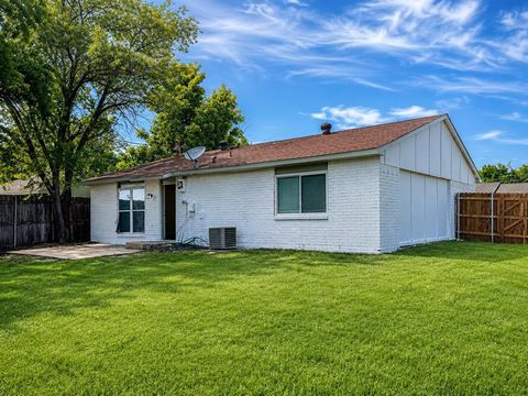 Tiny photo for 542 Hanover Drive, Allen, TX 75002 (MLS # 21341480)