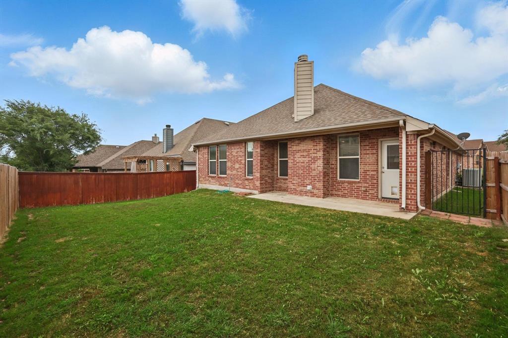 5233 Woodglen Lane