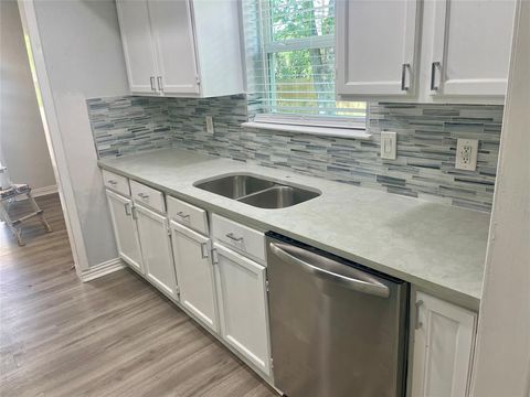 2823 Ermine Way Farmers Branch TX 75234