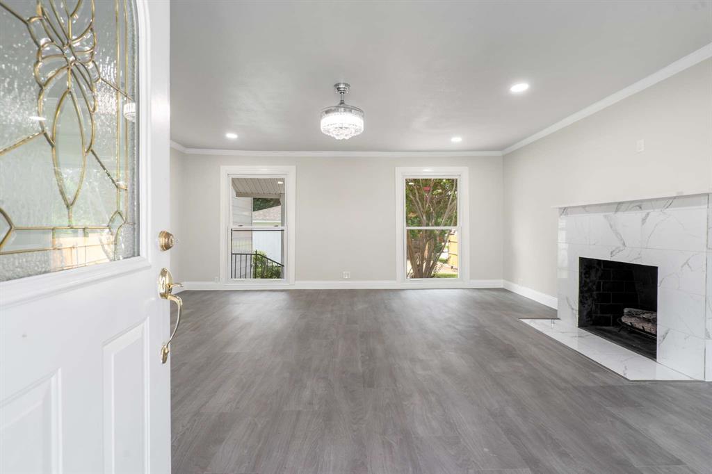 6453 Drury Lane
