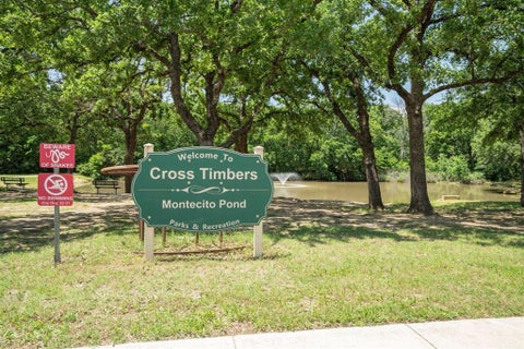 Tiny photo for 1517 Buena Vista Drive, Denton, TX 76210 (MLS # 21395630)