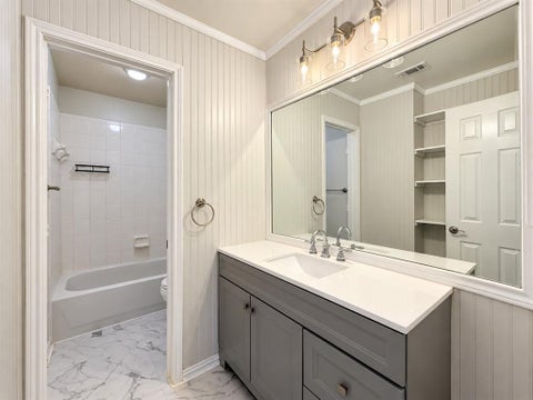 Tiny photo for 1517 Buena Vista Drive, Denton, TX 76210 (MLS # 21395630)