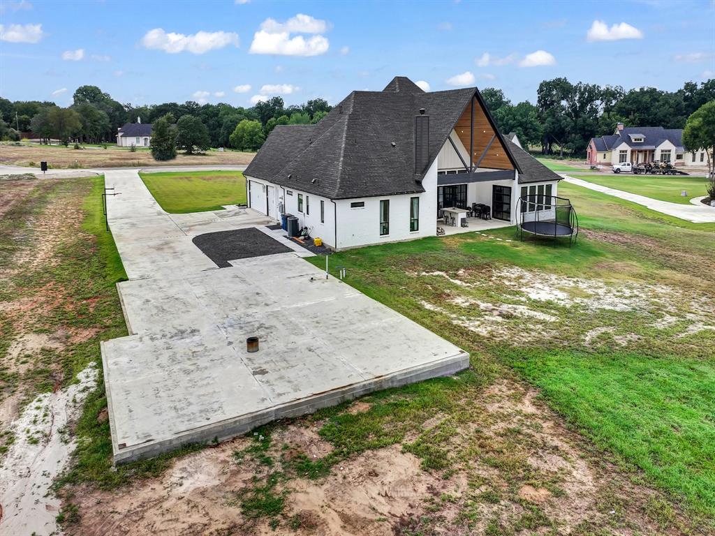 2000 Meadow Bend Court