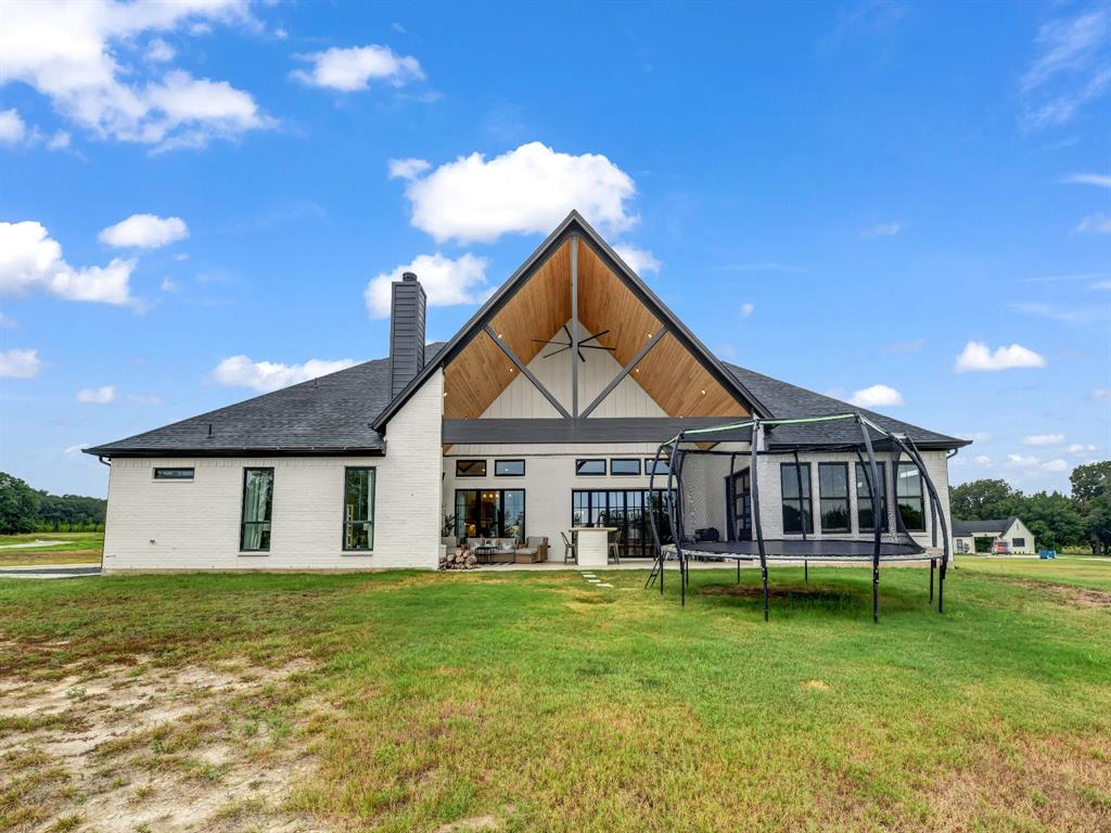 2000 Meadow Bend Court