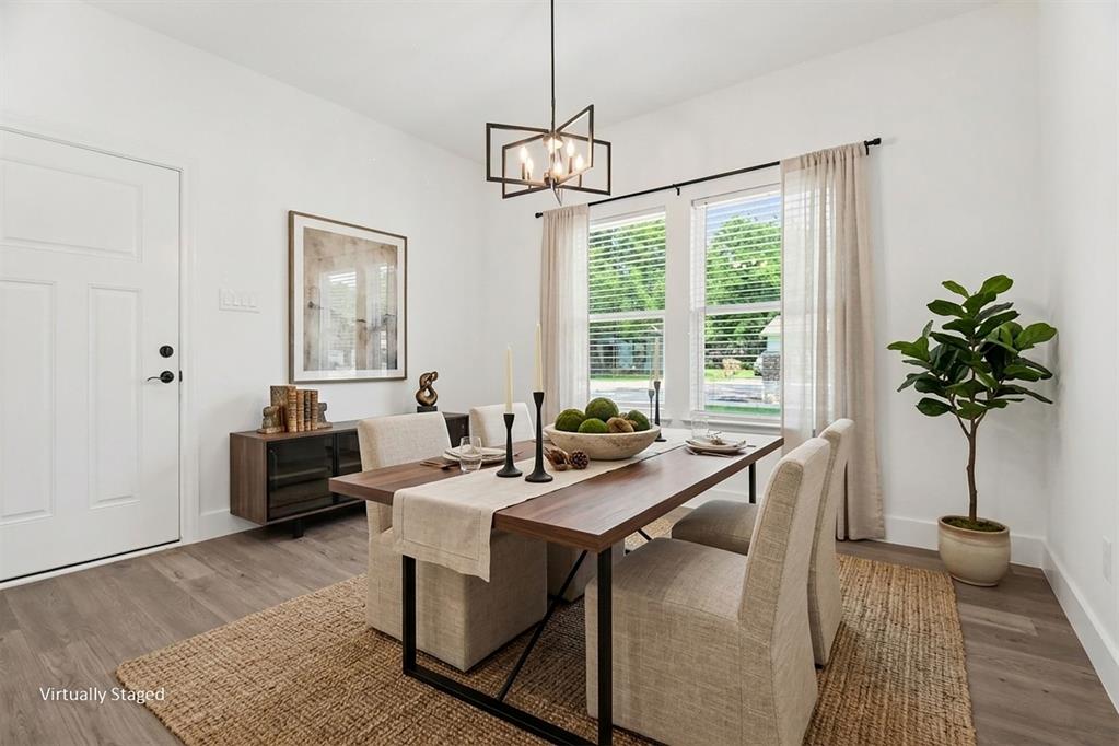 COUNTRY CLUB MANOR - Residential