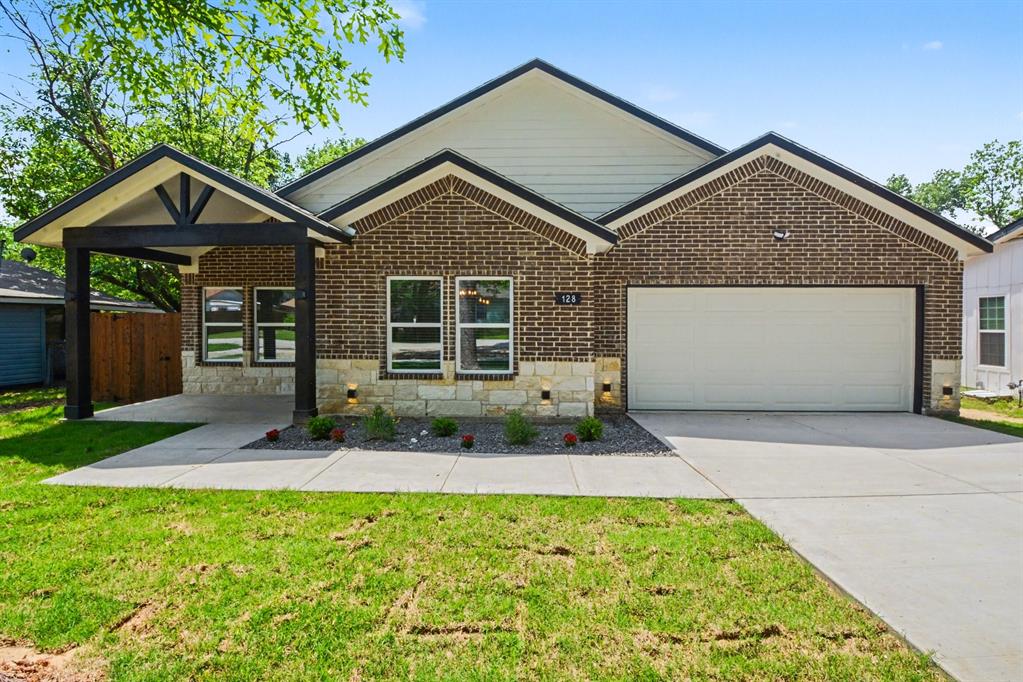 COUNTRY CLUB MANOR - Residential