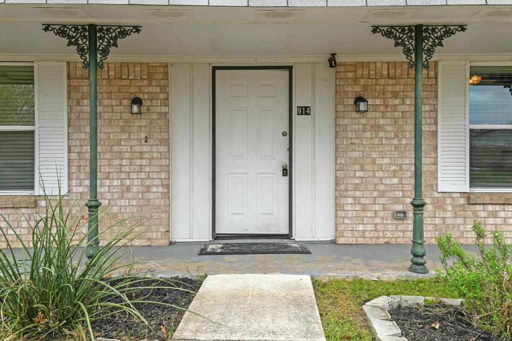 914 Toyah Creek Lane