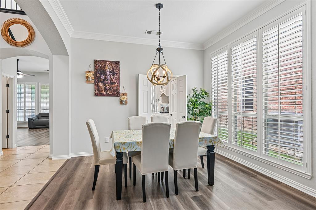 837 Moss Cliff Circle