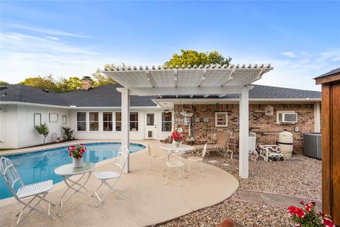 1507 Meadow Way Court Mansfield TX 76063