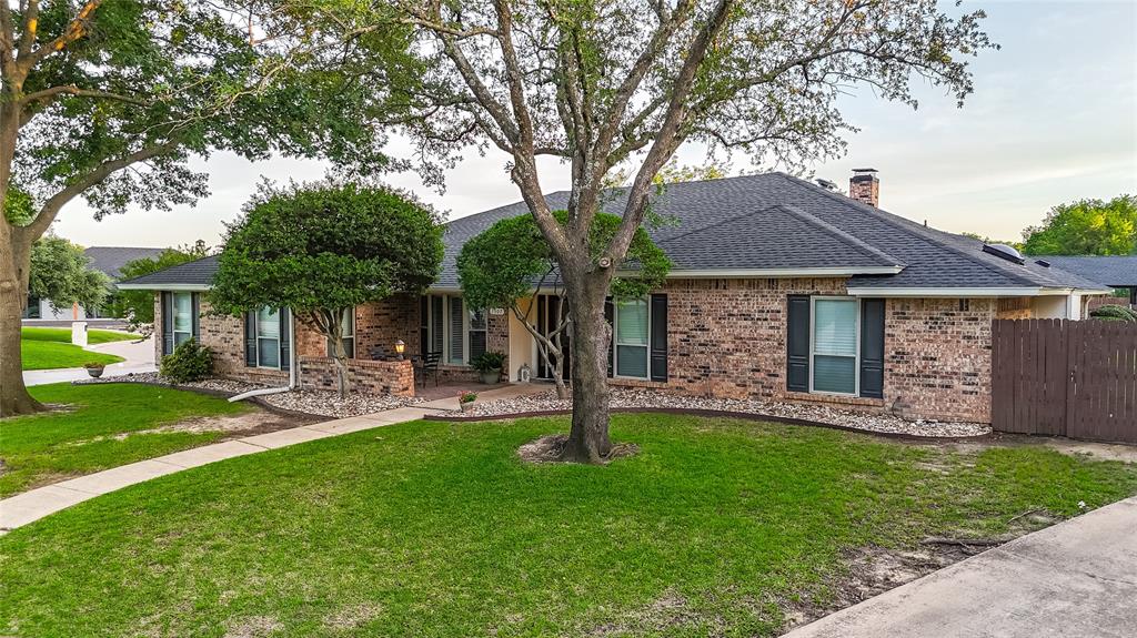 1507 Meadow Way Court