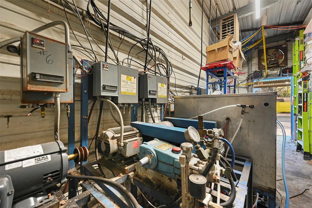 Mid Ept Woodward 04 - Commercial Sale