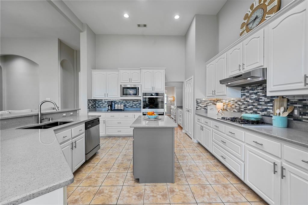 Double Oak, Texas 75077, United States, 4 Bedrooms Bedrooms, ,4 BathroomsBathrooms,Residential,Pending,31370