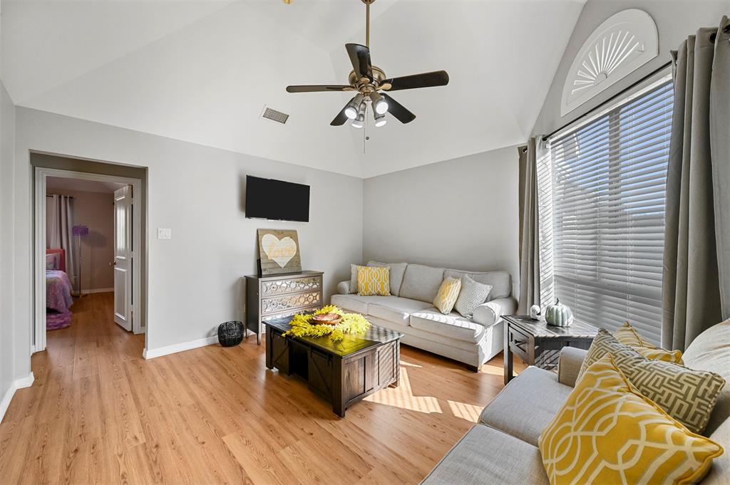 Double Oak, Texas 75077, United States, 4 Bedrooms Bedrooms, ,4 BathroomsBathrooms,Residential,Pending,31370