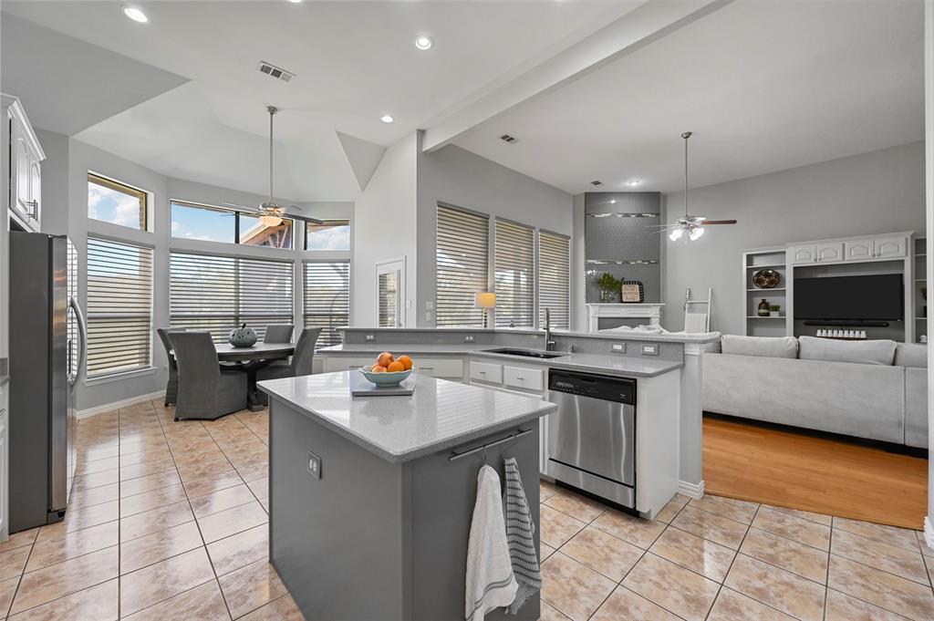 Double Oak, Texas 75077, United States, 4 Bedrooms Bedrooms, ,4 BathroomsBathrooms,Residential,Pending,31370