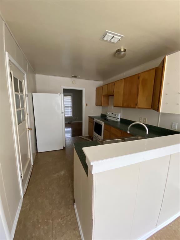 Elmwood West - Residential Lease