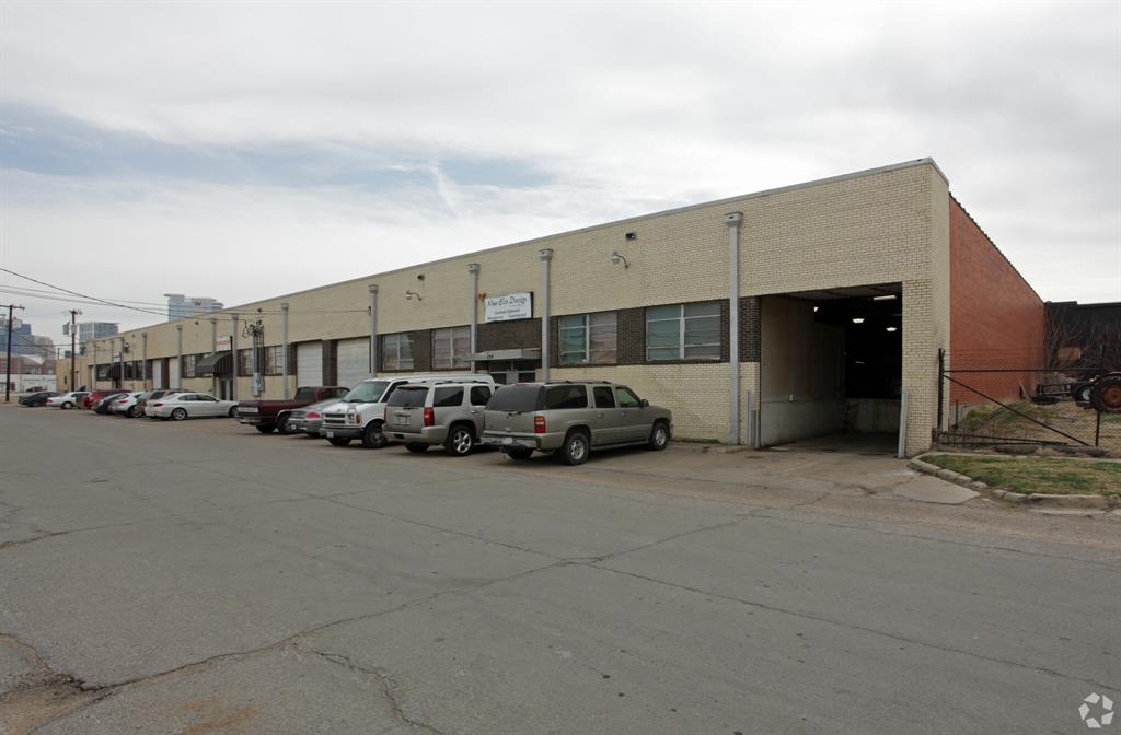 Trinity Indust District - Commercial Lease