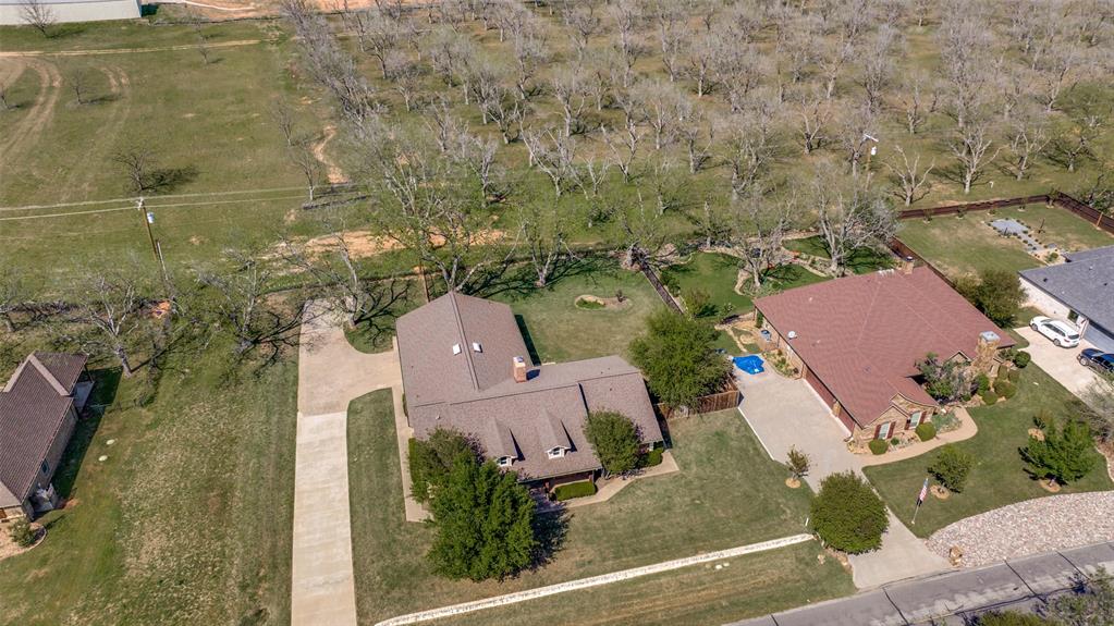 9807 Ravenswood Road