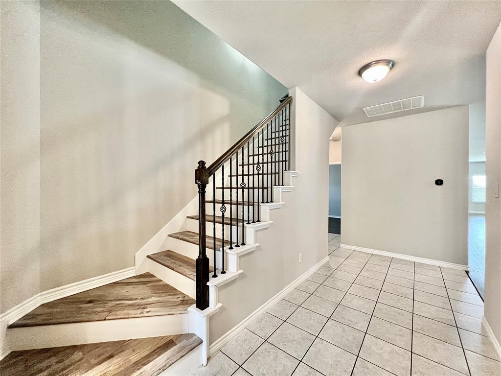 2122 Louis Trail