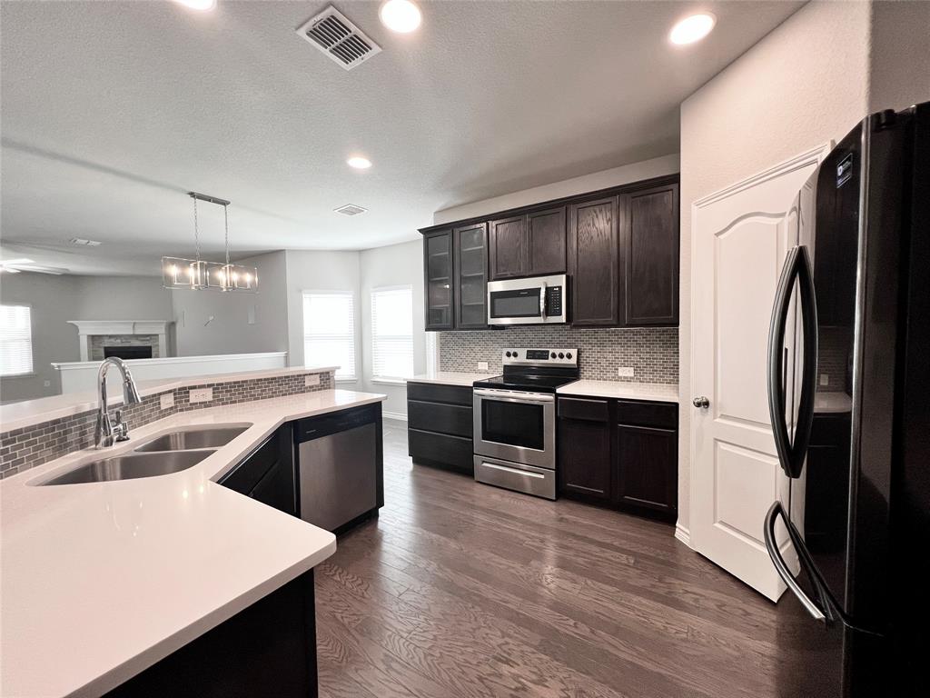 2122 Louis Trail
