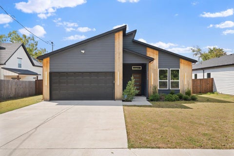 Photo of 3220 Houston Street, Greenville, TX 75401 (MLS # 21394071)
