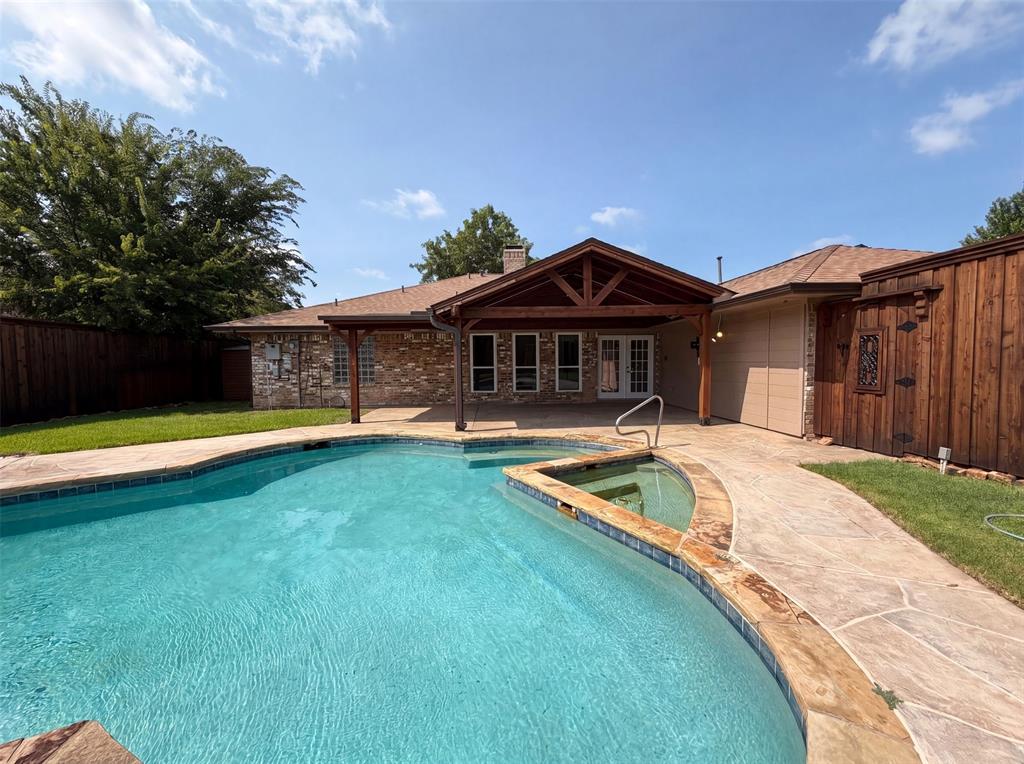 1533 Parkside Trail