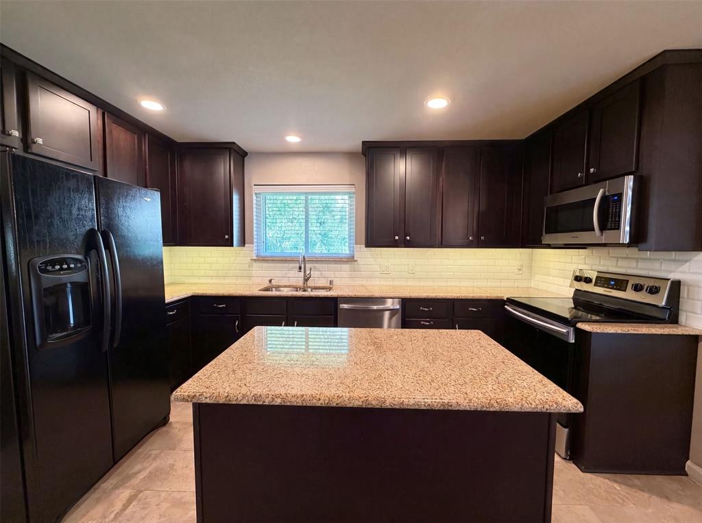 1533 Parkside Trail