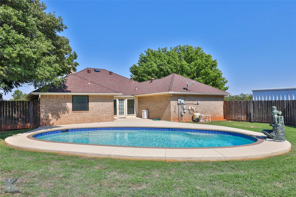 373 Country Place S