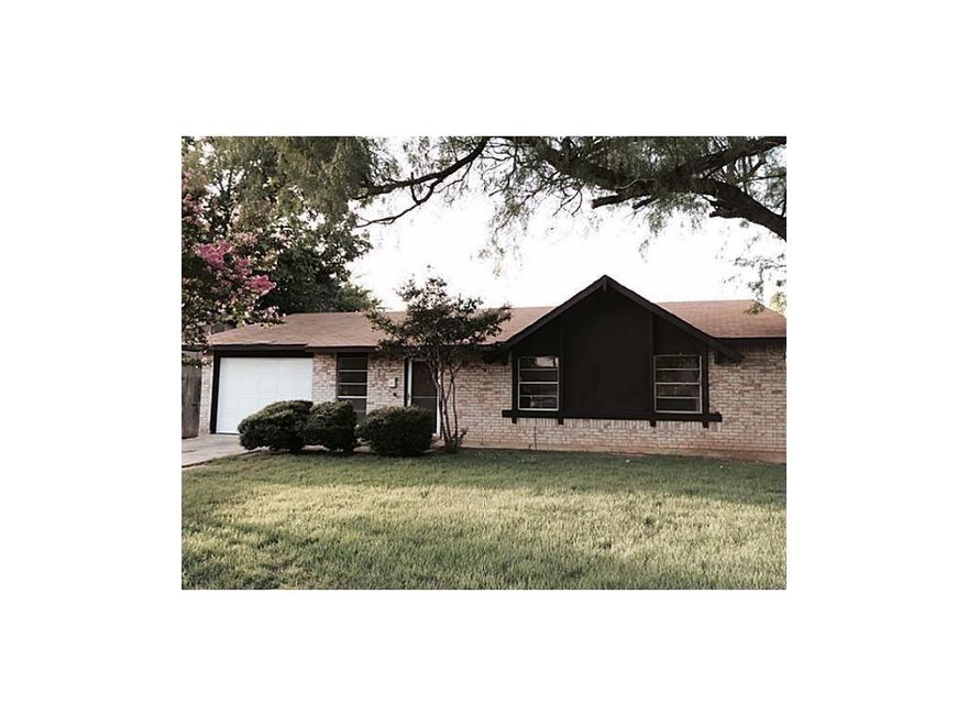 Great brick home, Hardwood floor in main and all bedrooms, ceramic tiles cross kitchen laundry. new painted, stainless steel dishwasher microwave stove. Newly Remodeled, New bathroom showers. Nice floor plan, clean and bright, ceiling lights with fan in every bedroom. Large garage with opener and remotes. Excellent LISD and friendly neighborhood. Convenient to Hwy I35 and 190. Good size fenced yard. Ready for immediate move-in. to qualify need 3 times rental income. submit copy of driver's license, most recent month pay stubs and completed and signed TAR app and application fees.