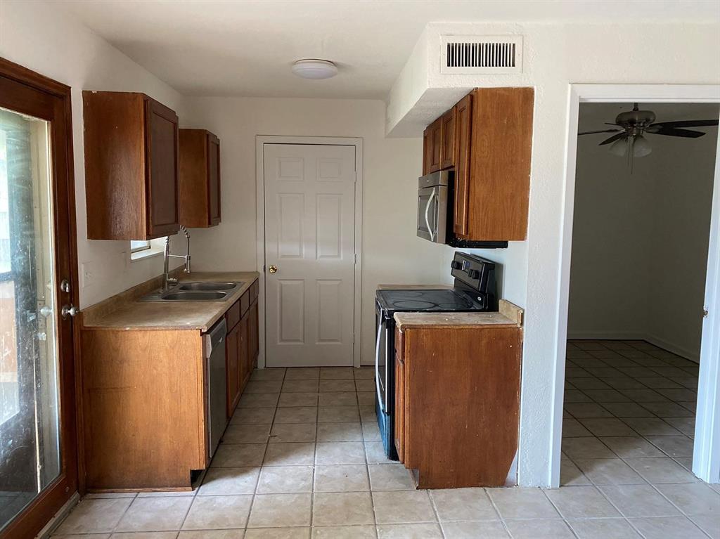 Westwood Estate 5 - Residential Lease