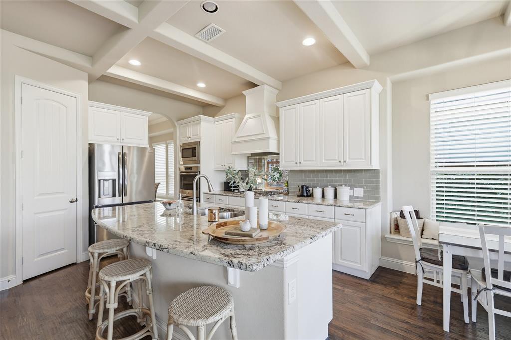 1813 Goliad Way