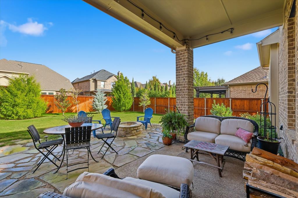 1813 Goliad Way