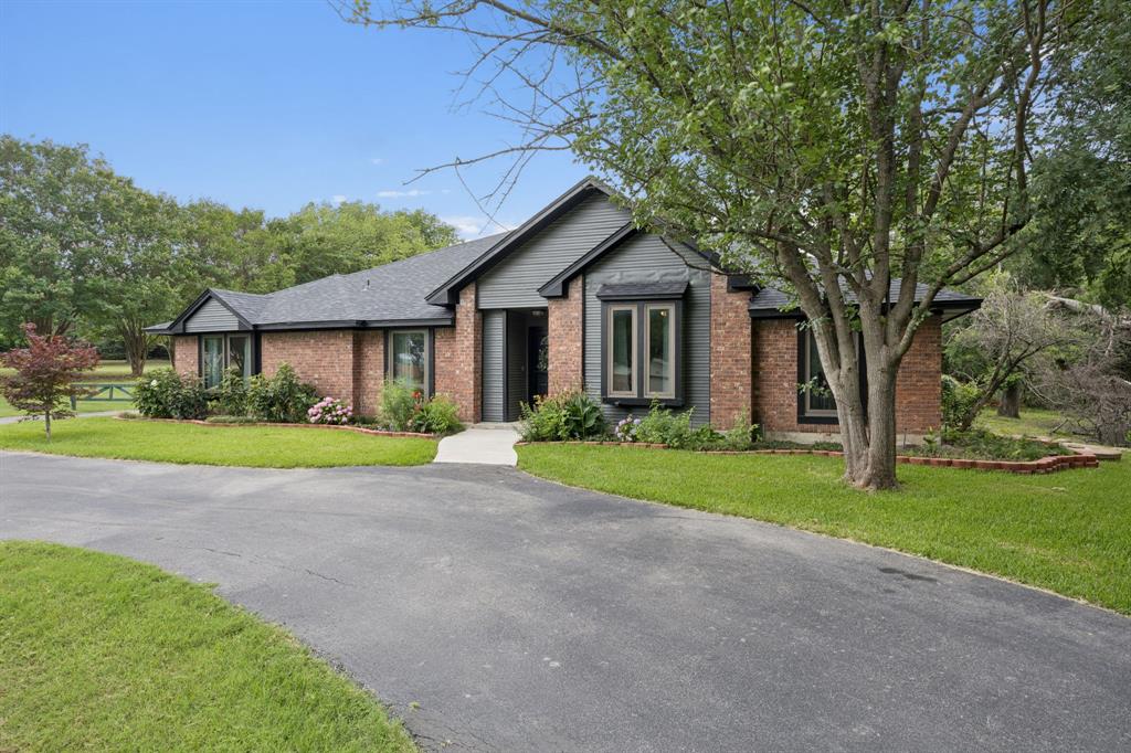 12 Woodmoor Drive