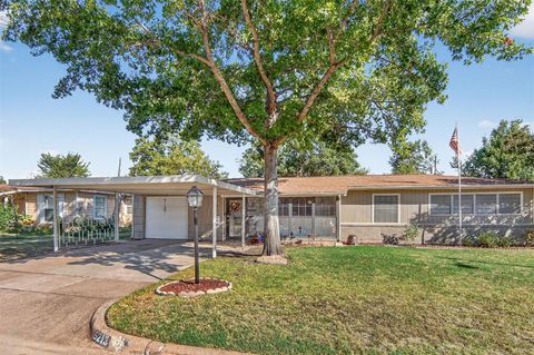 5213 Mallory Drive Haltom City TX 76117
