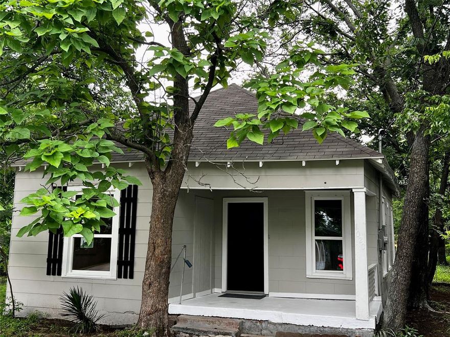 Cute,  Remodeled 2 bedroom 1 bath. Great location only a few blocks to Hook an TSU off Frey. You will love the large fenced backyard, Room for pets or firepit entertaining, it has several big shade trees. In 9.23 it was completely remodeled and painted inside and out w new texture and sheetrock where needed. Plus all new windows, Kitchen has new luxury plank floors, cabinets, and butcher block countertops. Bath has remodeled tile tub shower combo, vanity, floor. It has updated ceiling fans, window units in Living an bedrooms, all rooms are large w 10' ceilings. extra lg Utility w full size washer dryer area w hanging area, it could also be a, office, or guest room. Perfect for students or first time home buyer. Foundation was originally repaired 2005 and whenever it was needed due to water leaks, drought etc. $1K repair allowance for spot foundation repair with acceptable offer. Neighborhood is nice w Air B&B's and student renters. At the current rates this home would rent for minimum $1200@mo. MOTIVATED SELLER. ALL OFFERS CONSIDERED