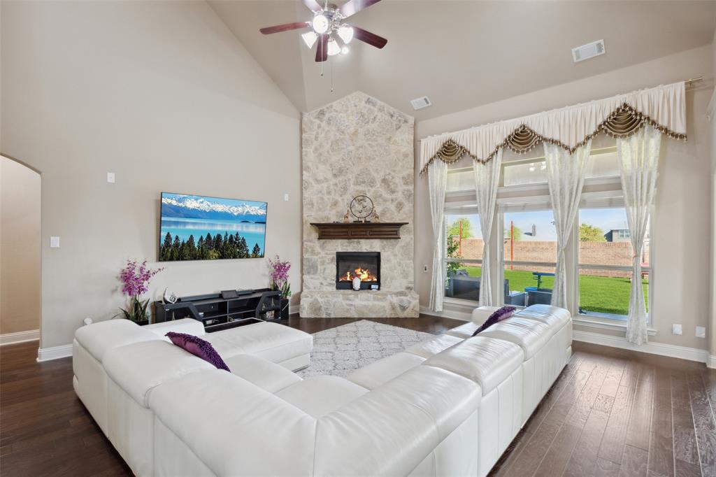 5225 Edgebrook Way