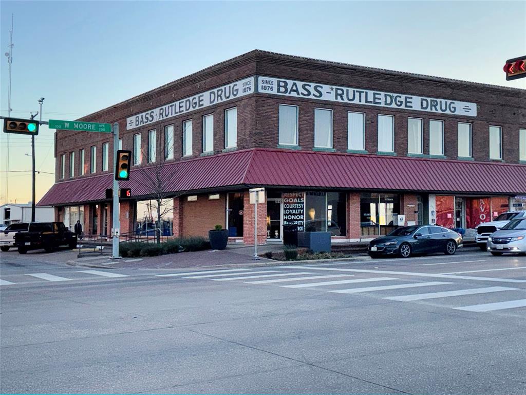 Photo 1 of 35 — 201 W Moore Avenue, Terrell, TX 75160