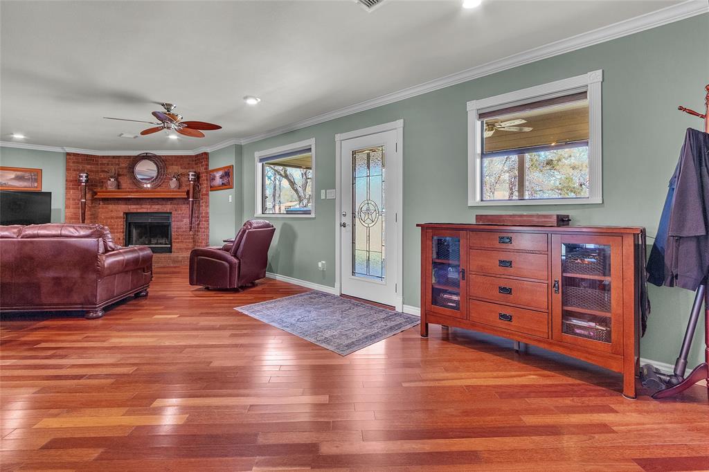 171 Lakeshore Drive