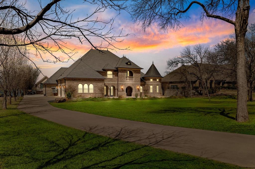 1904 W Emerald Bend Court