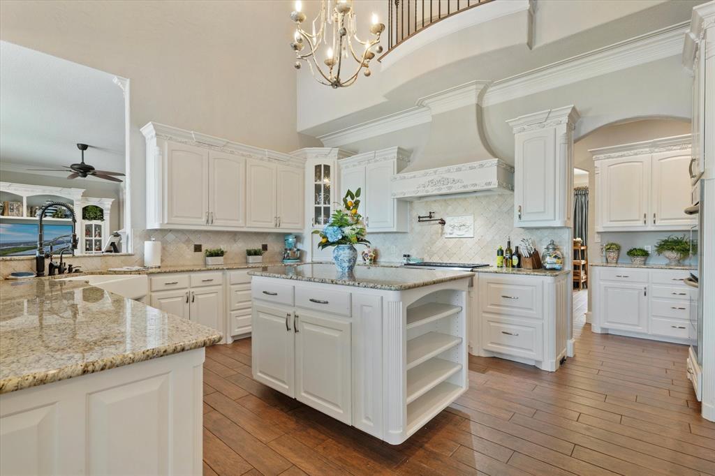 1904 W Emerald Bend Court