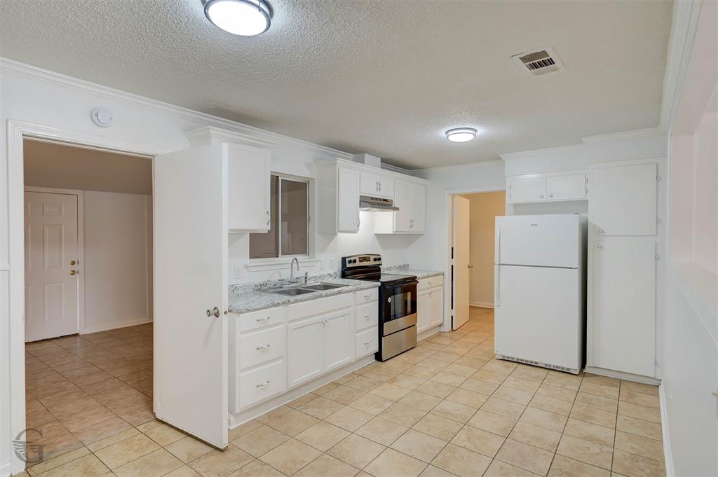 Swan Lake 04 - Residential